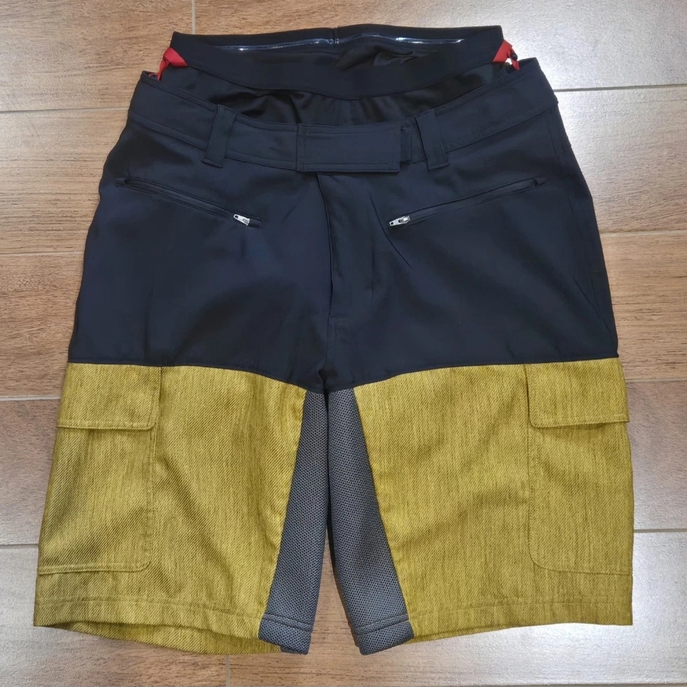 Vintage Oakley Two-Tone Textured Cycling Shorts Padded Mens Sz 34 Black/Gold EUC